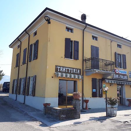Trattoria Cattani Hotel Medesano Eksteriør billede